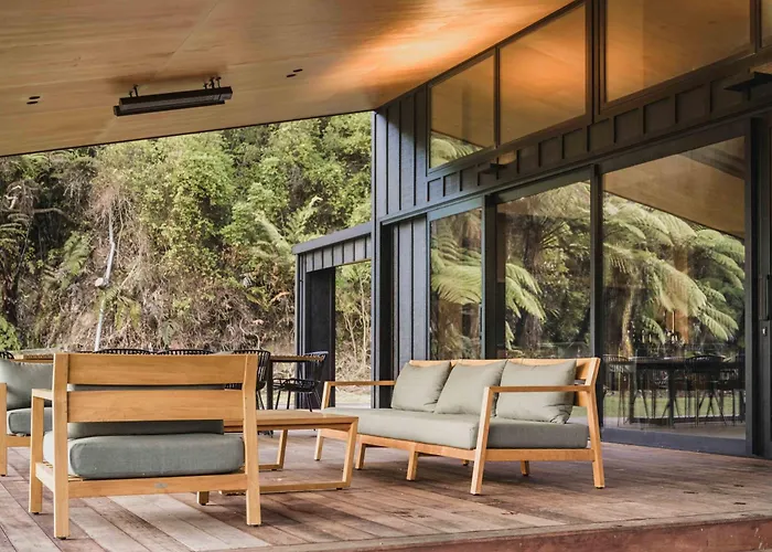 Lakefront Luxury At Okere Falls Rotoiti