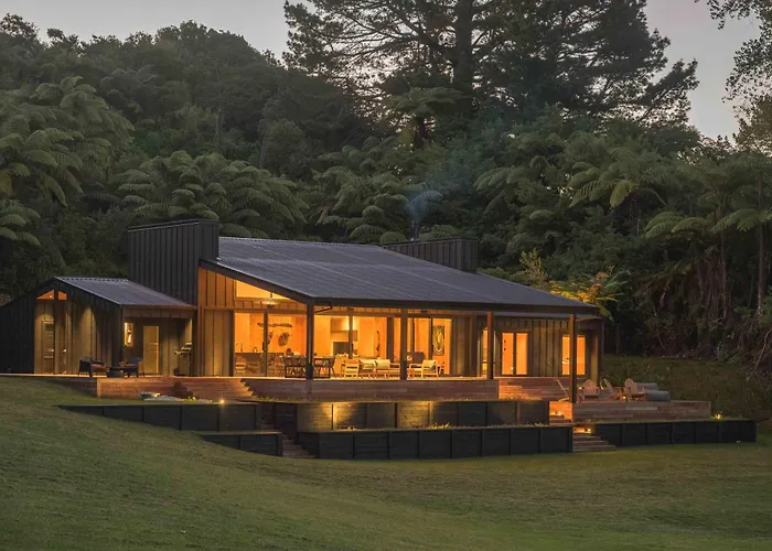 Holiday home Lakefront Luxury At Okere Falls Rotoiti *