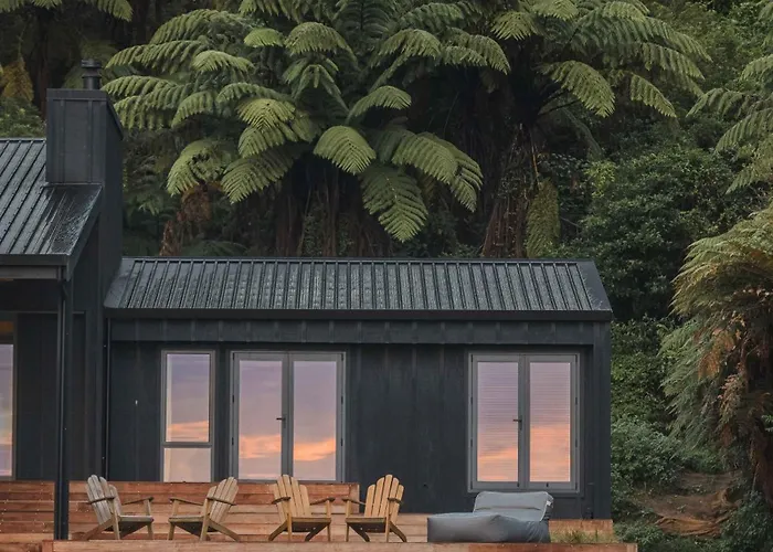 Holiday home Lakefront Luxury At Okere Falls Rotoiti