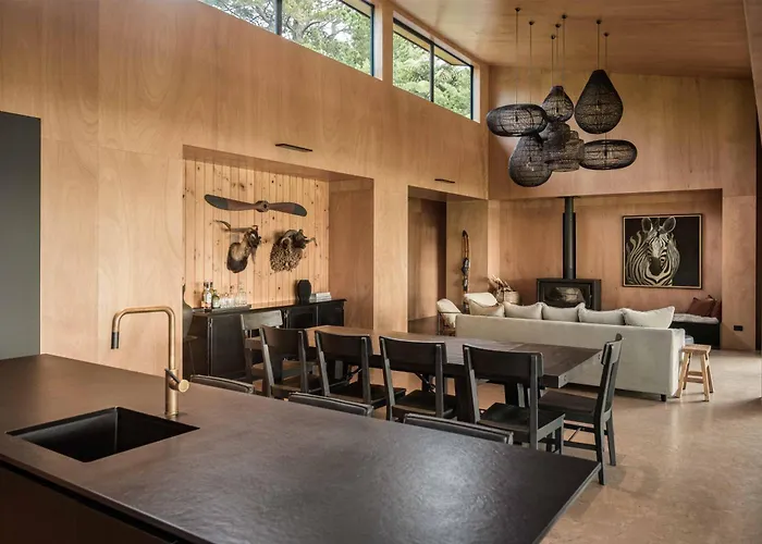 Lakefront Luxury At Okere Falls Rotoiti Holiday home